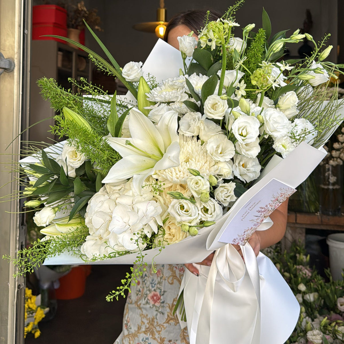 WHITE BOUQUET