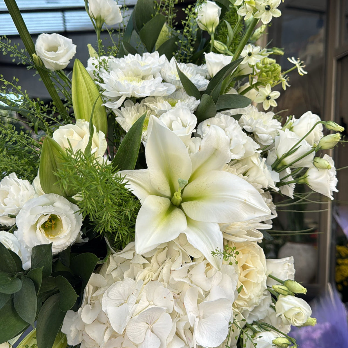 WHITE BOUQUET